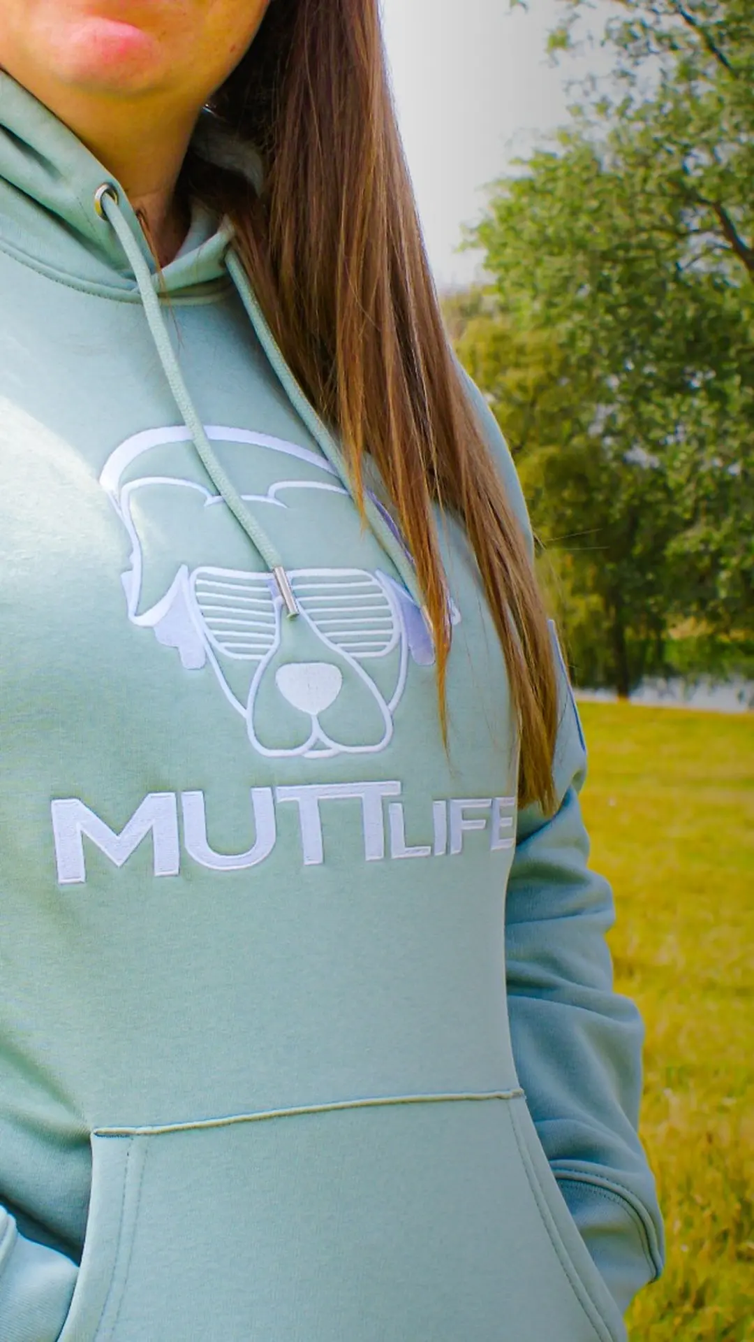 MUTTLIFE hero banner featuring product design for mobile